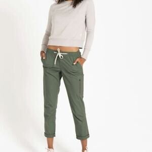 Vuori  Ripstop Pant Olive Green Cropped Women's Pants Size Small Spring Style